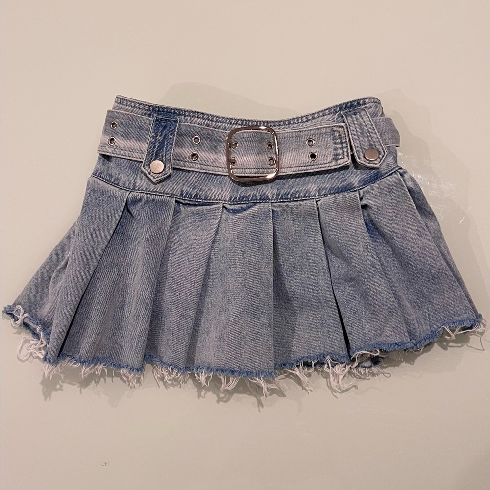 denim / jean pleated mini skirt with belt